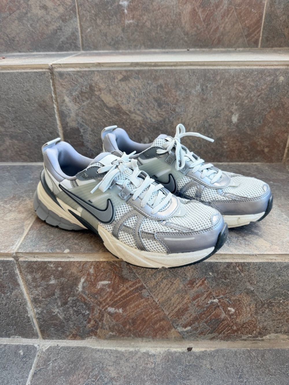 Nike V2K Run, Wmns US 8.5 / Men’s US 7